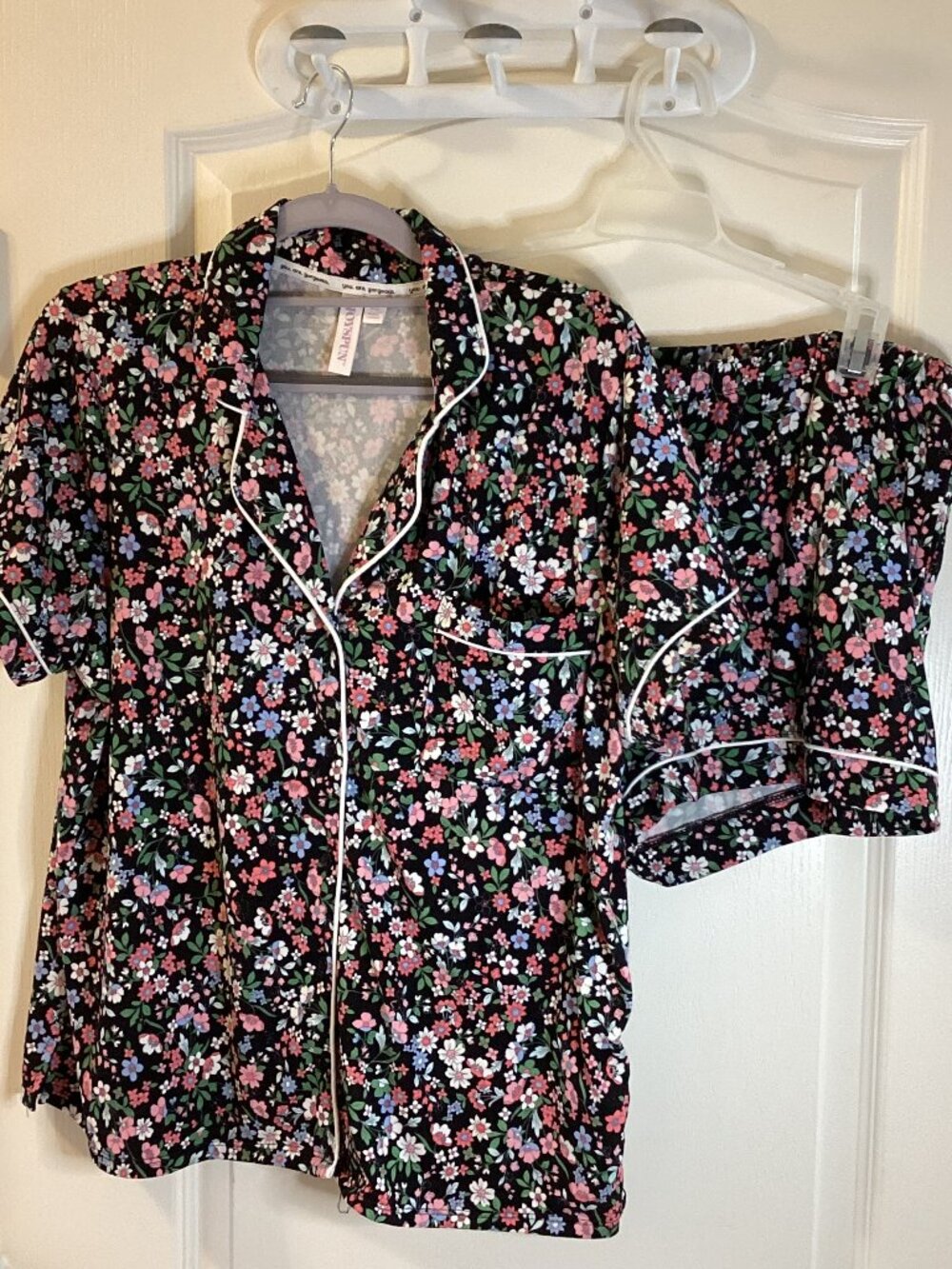 Joyspun Ladies 2 Pc Pajama Set Black Floral Size M Short Sleeve Top Pants